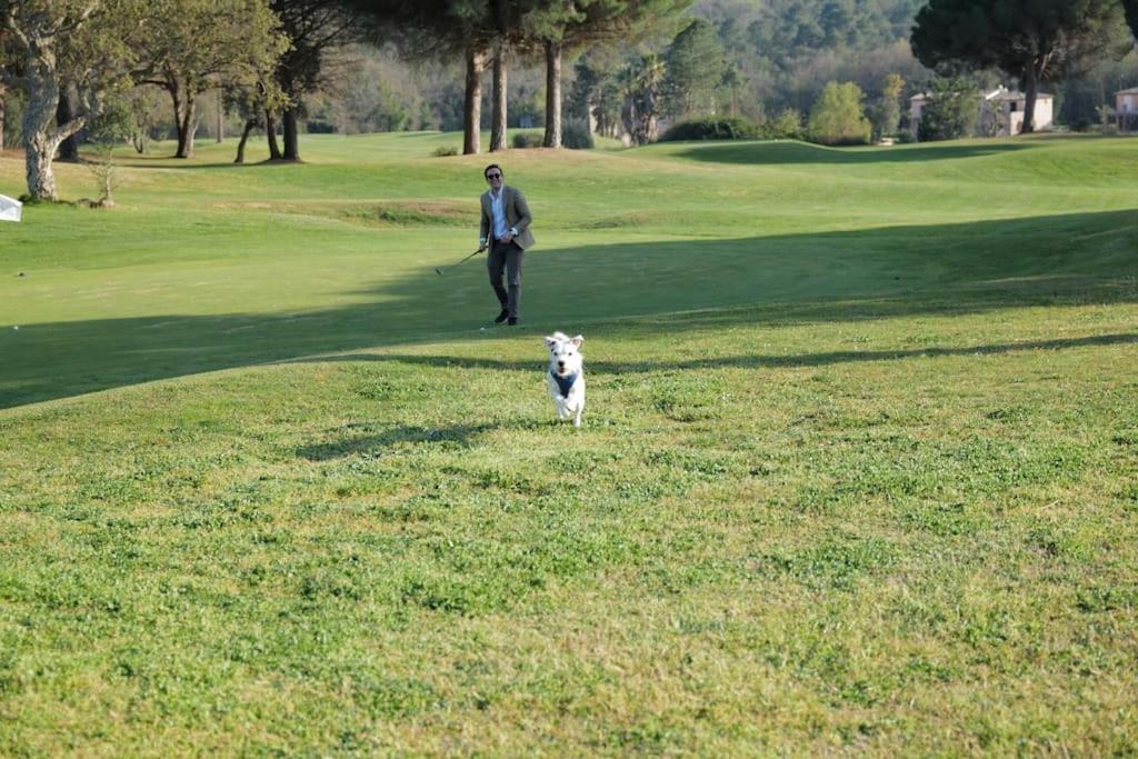 Charmantes Haus im Golf Club Saint Tropez Exterior foto