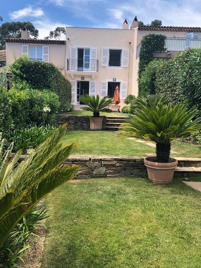 Charmantes Haus im Golf Club Saint Tropez Exterior foto