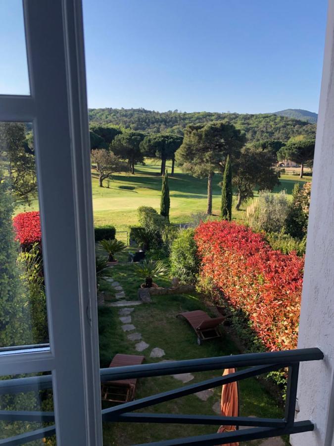 Charmantes Haus im Golf Club Saint Tropez Exterior foto